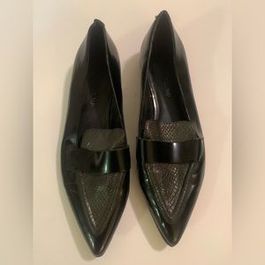 Ivanka Trump gray and black pointed toe lifers - size 8.5